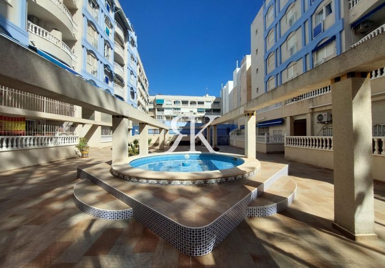 Segunda mano - Apartamento  - Torrevieja - Playa de los Locos