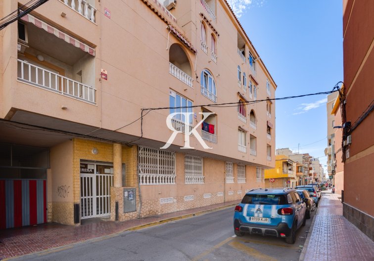 Wiederverkauf - Wohnung - Torrevieja - Centro