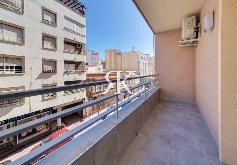 Resale - Apartment - Torrevieja - Centro