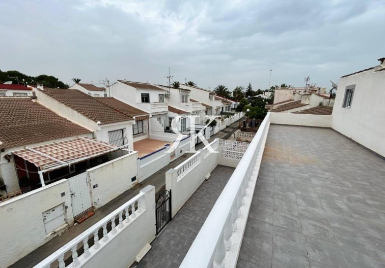 Resale - Semi-detached Villa  - Torrevieja - El Chaparral