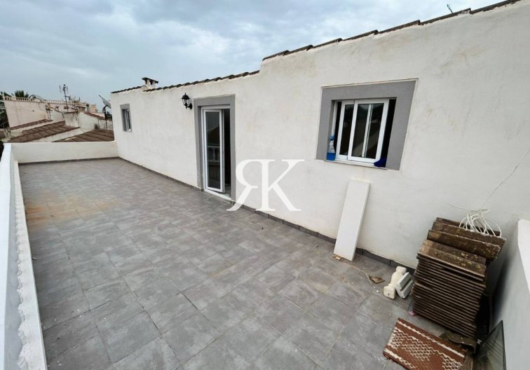 Resale - Semi-detached Villa  - Torrevieja - El Chaparral