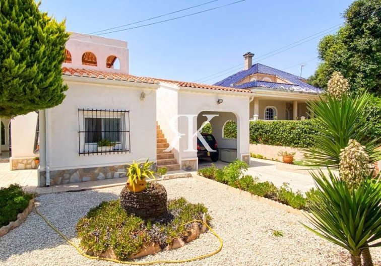 Herverkoop - Vrijstaande villa - Torrevieja - Torreta Florida