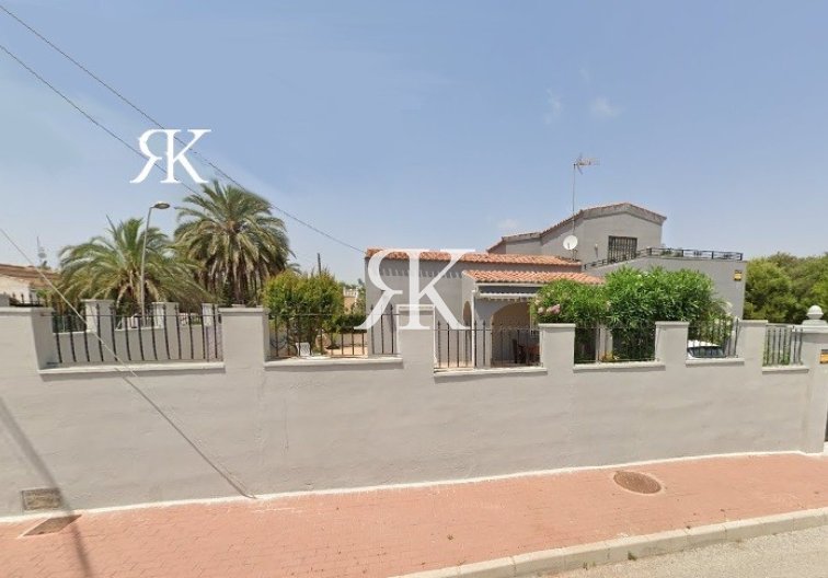 Herverkoop - Vrijstaande villa - Torrevieja - Los Balcones 