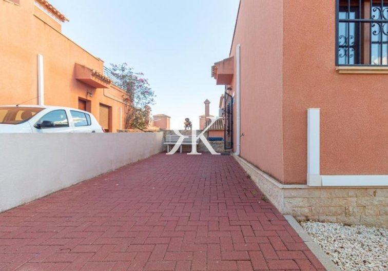 Resale - Townhouse - San Miguel de Salinas