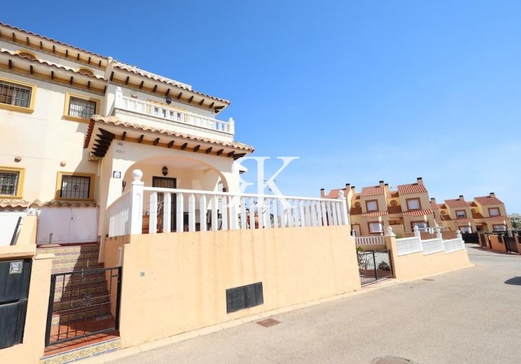 Herverkoop - Halfvrijstaande villa - Orihuela Costa - Lomas de Cabo Roig