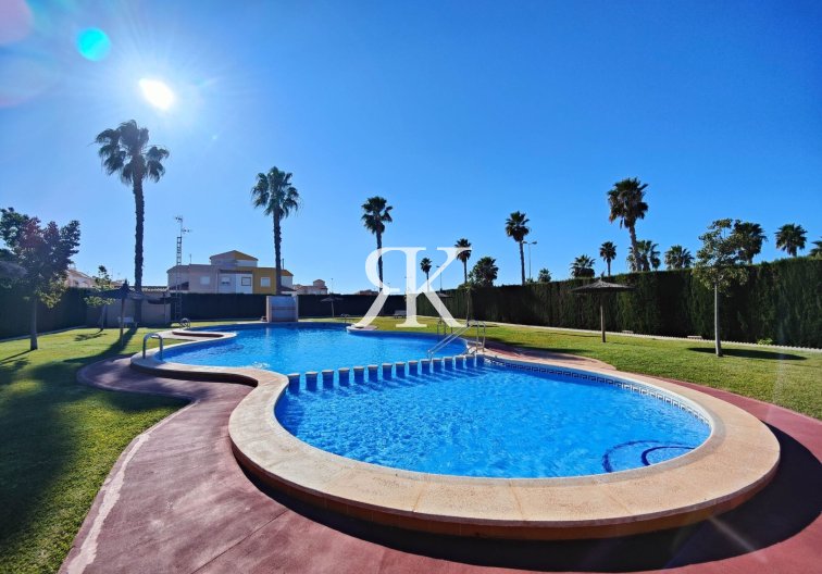 Resale - Bungalow - Torrevieja - Jardín del Mar