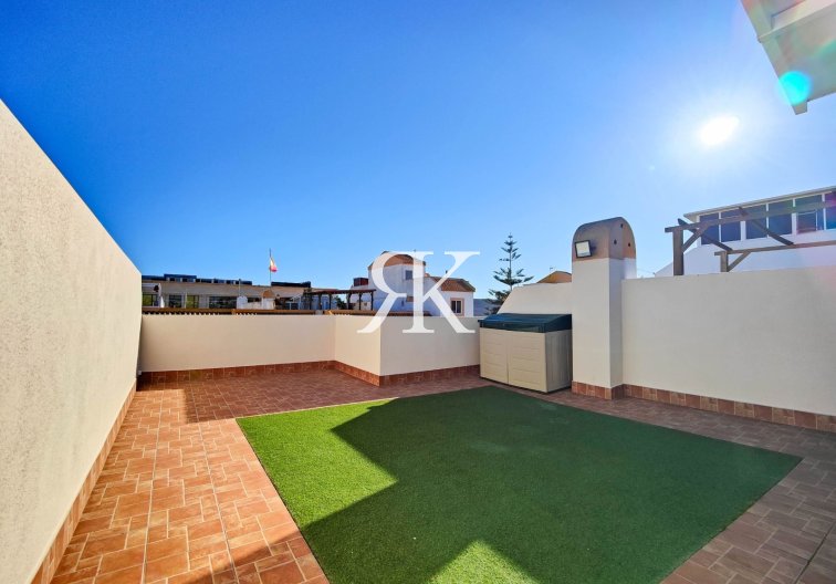 Resale - Bungalow - Torrevieja - Jardín del Mar