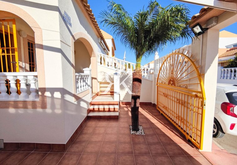 Resale - Bungalow - Torrevieja - Jardín del Mar