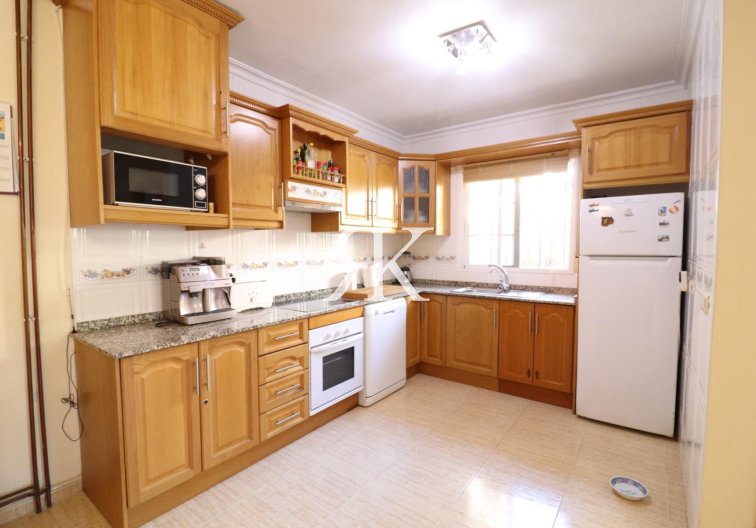 Resale - Semi-detached Villa  - Orihuela Costa - Villamartín