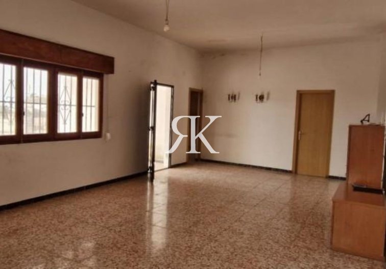 Herverkoop - Landhuis - Albatera