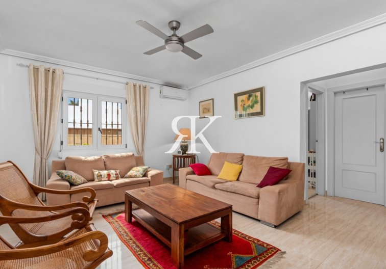 Segunda mano - Villa independiente - Torrevieja - Los Balcones 