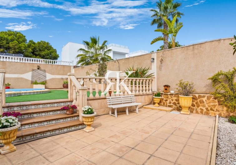 Segunda mano - Villa independiente - Torrevieja - Los Balcones 