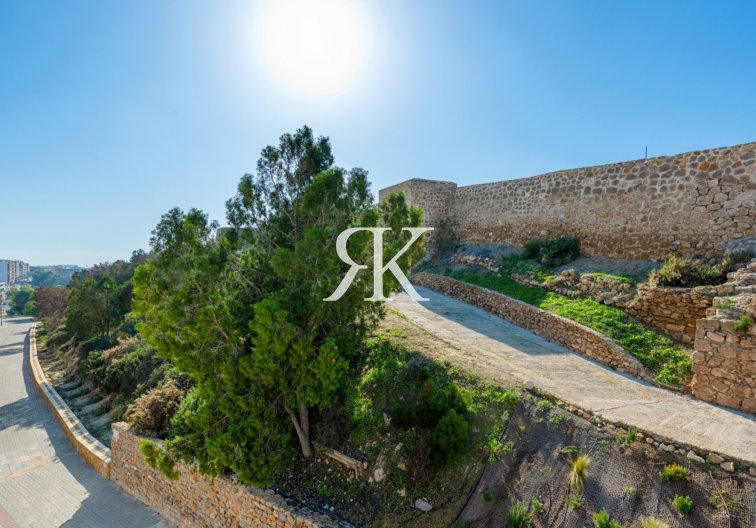 Herverkoop - Triplex - Guardamar del Segura