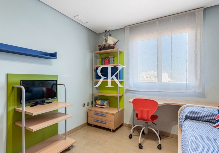 Herverkoop - Triplex - Guardamar del Segura