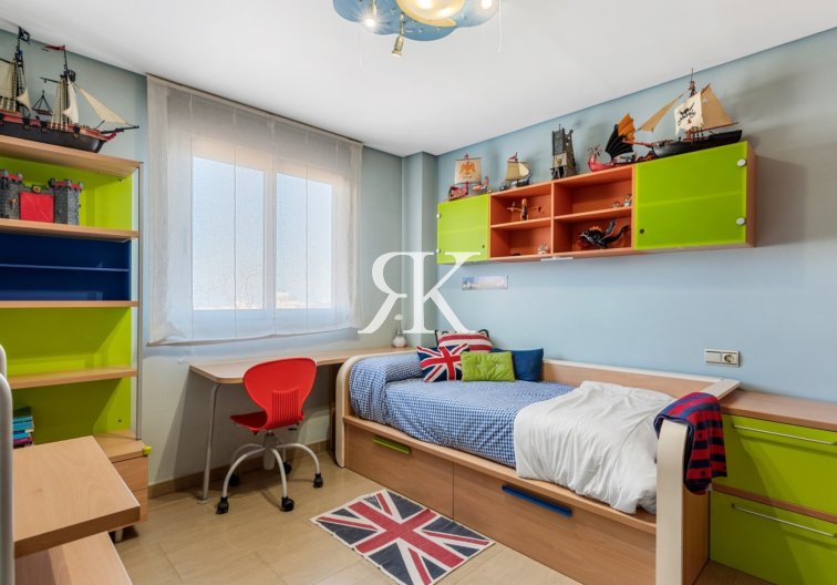 Herverkoop - Triplex - Guardamar del Segura