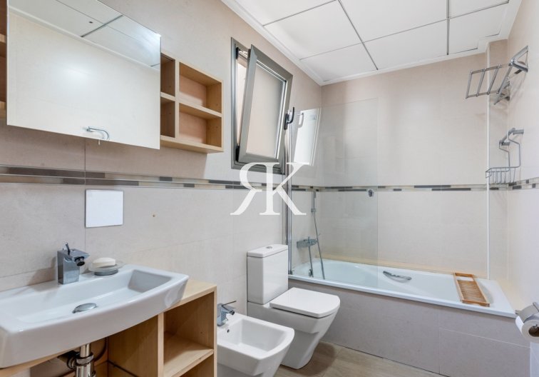 Herverkoop - Triplex - Guardamar del Segura