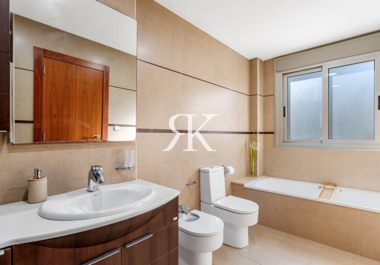 Herverkoop - Triplex - Guardamar del Segura