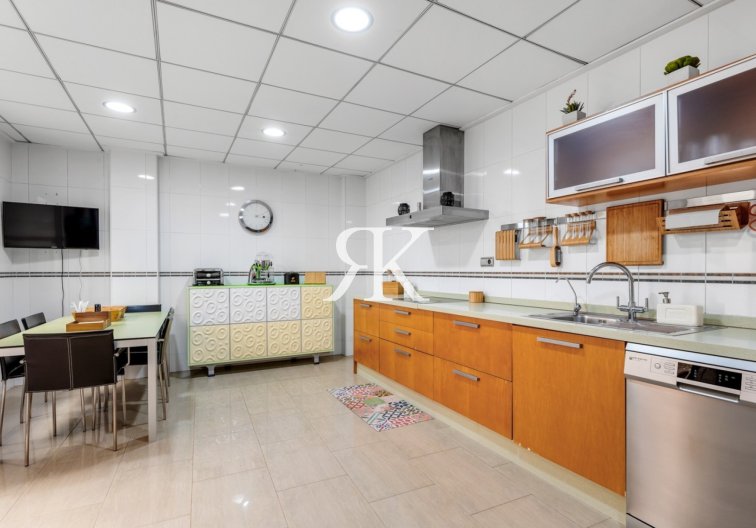 Herverkoop - Triplex - Guardamar del Segura