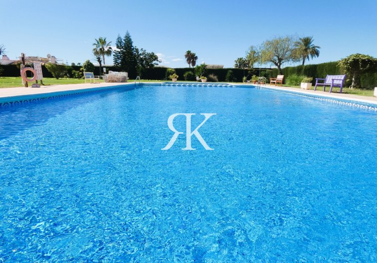 Herverkoop - Herenhuis - Torrevieja - Las Torretas