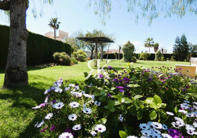 Herverkoop - Herenhuis - Torrevieja - Las Torretas