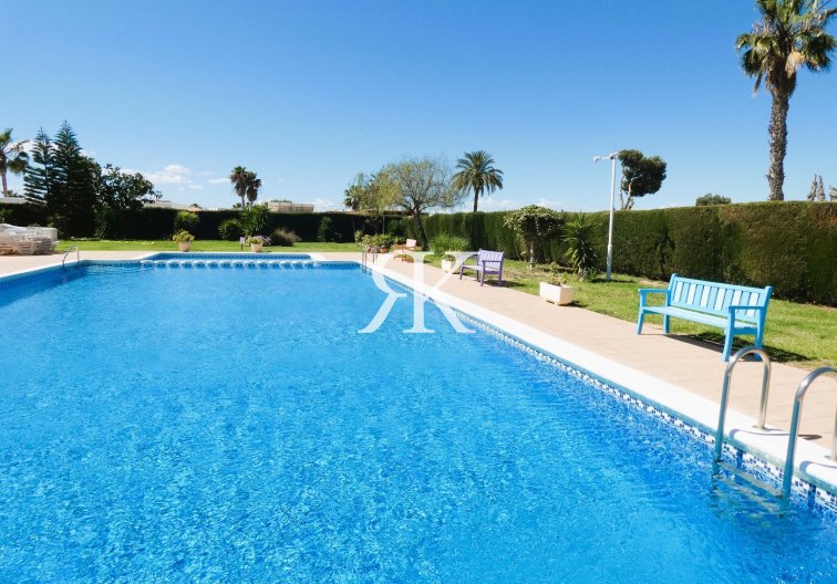 Herverkoop - Herenhuis - Torrevieja - Las Torretas