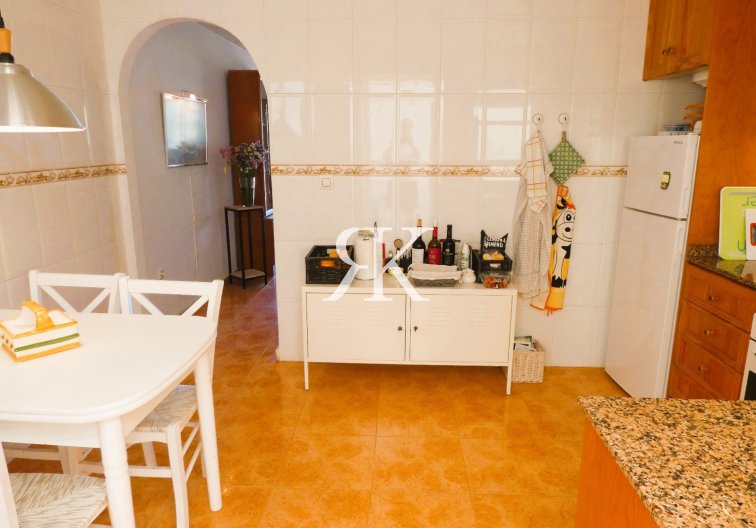 Herverkoop - Herenhuis - Torrevieja - Las Torretas