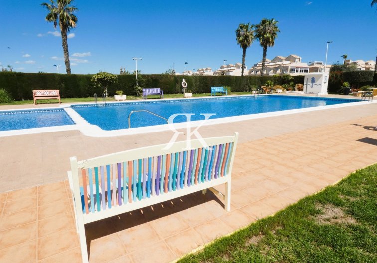 Herverkoop - Herenhuis - Torrevieja - Las Torretas