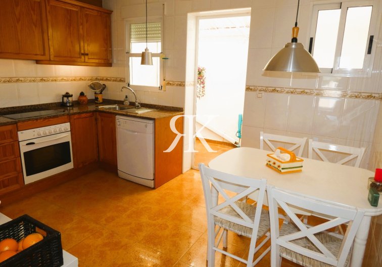 Herverkoop - Herenhuis - Torrevieja - Las Torretas