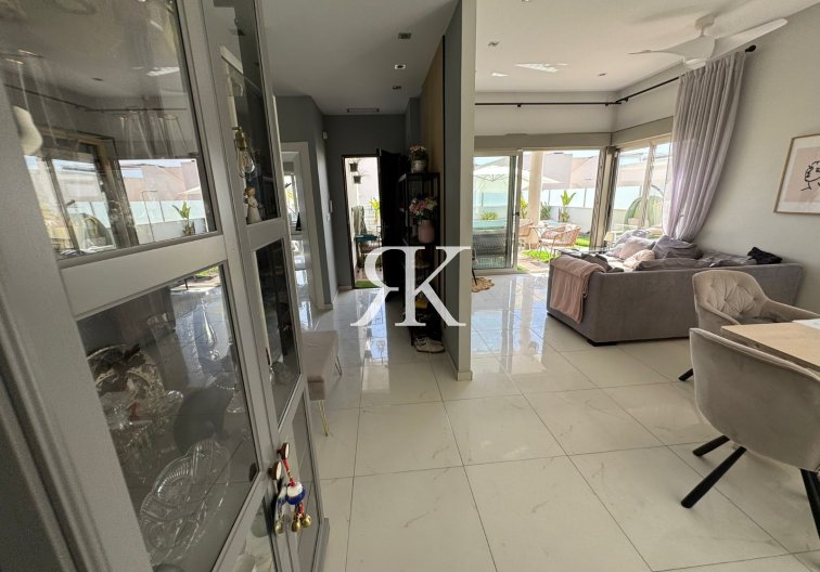 Resale - Detached Villa - Orihuela Costa - Villamartín