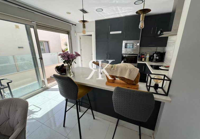 Resale - Detached Villa - Orihuela Costa - Villamartín