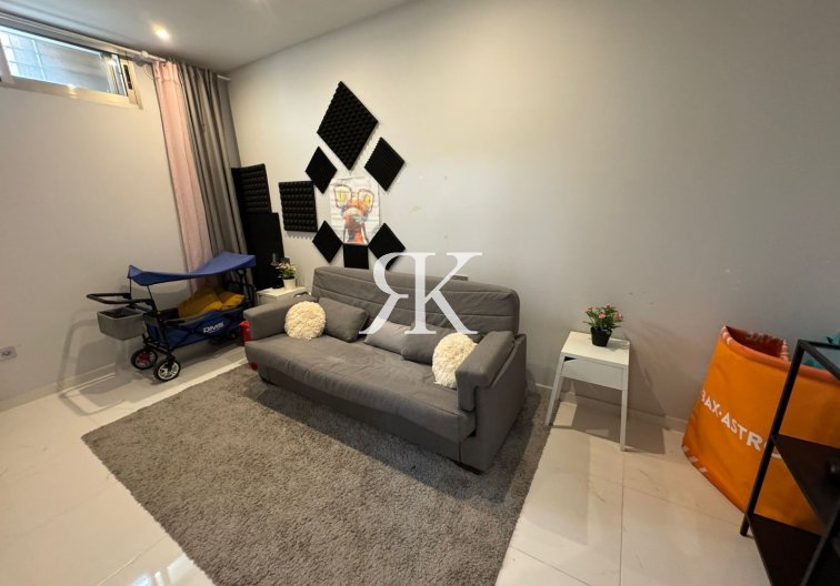 Resale - Detached Villa - Orihuela Costa - Villamartín