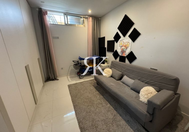 Resale - Detached Villa - Orihuela Costa - Villamartín