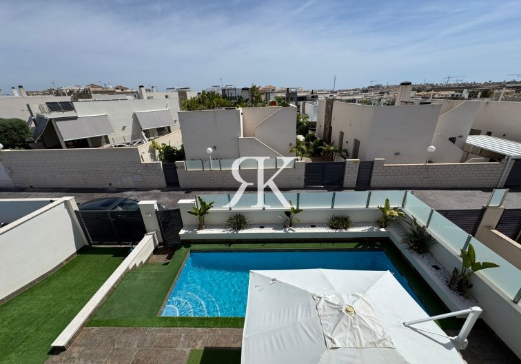 Resale - Detached Villa - Orihuela Costa - Villamartín