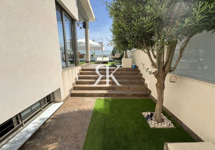 Resale - Detached Villa - Orihuela Costa - Villamartín