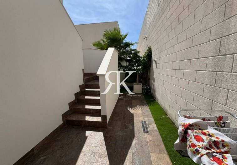 Resale - Detached Villa - Orihuela Costa - Villamartín