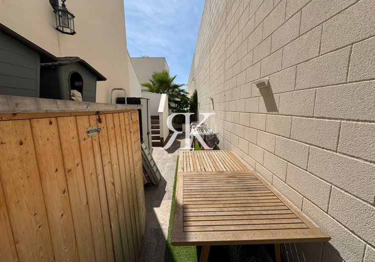 Resale - Detached Villa - Orihuela Costa - Villamartín