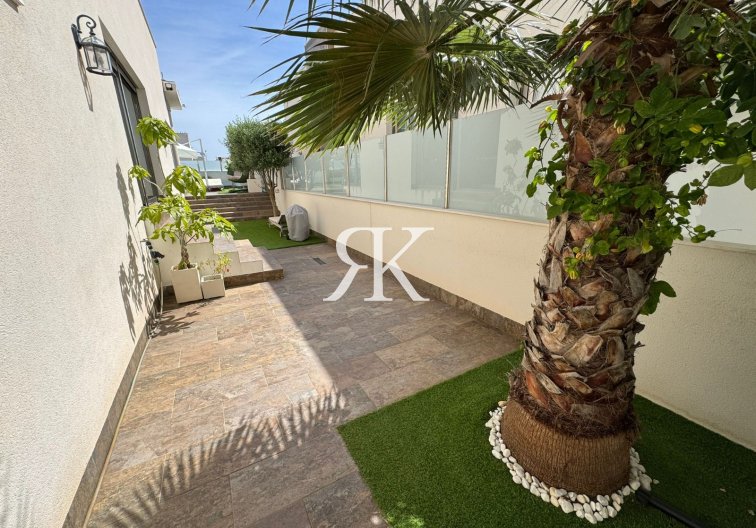 Resale - Detached Villa - Orihuela Costa - Villamartín