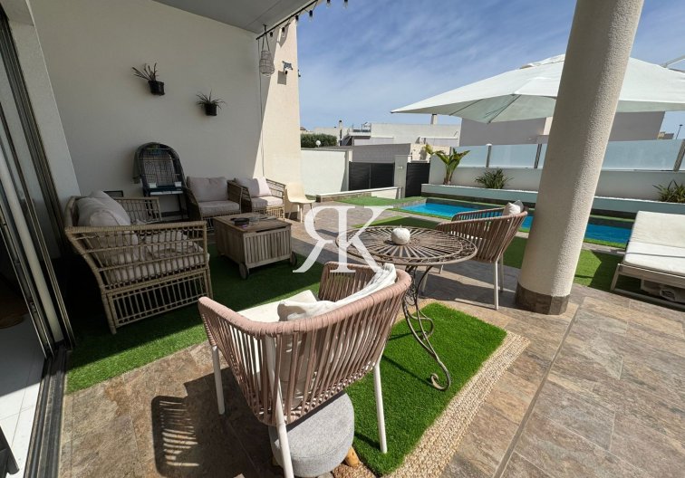 Resale - Detached Villa - Orihuela Costa - Villamartín