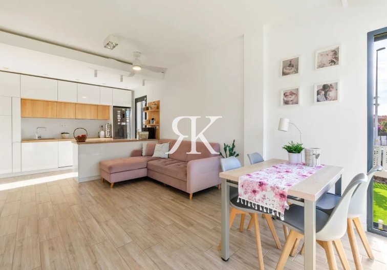 Segunda mano - Villa independiente - Orihuela Costa - La Zenia