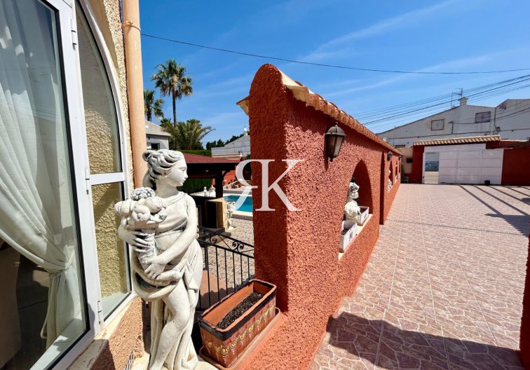 Resale - Detached Villa - Torrevieja - El Chaparral