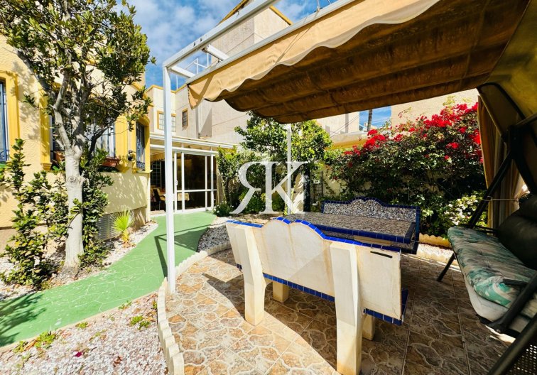 Segunda mano - Villa independiente - Orihuela Costa - La Zenia