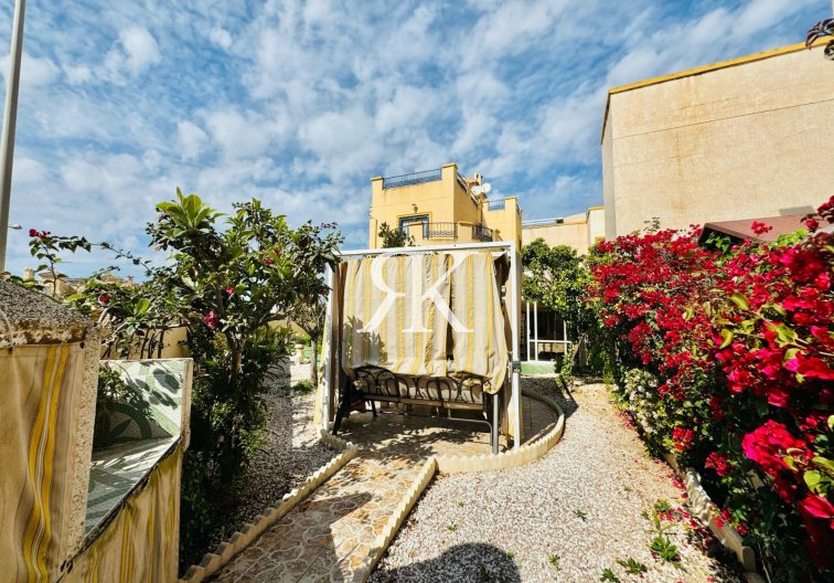 Segunda mano - Villa independiente - Orihuela Costa - La Zenia