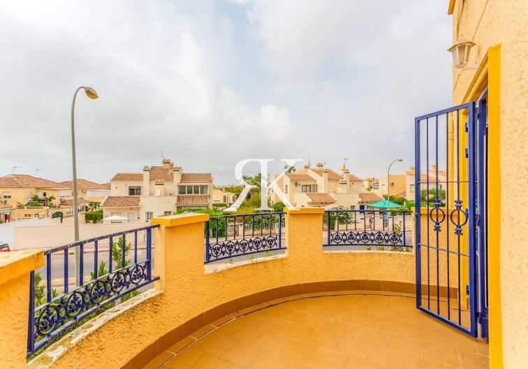 Segunda mano - Villa independiente - Orihuela Costa - La Zenia