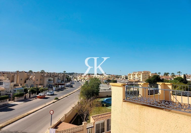 Segunda mano - Villa independiente - Orihuela Costa - La Zenia