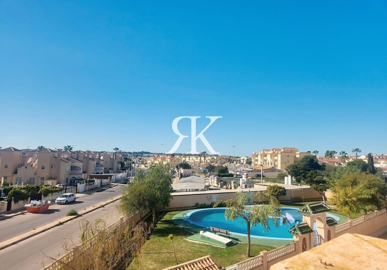 Segunda mano - Villa independiente - Orihuela Costa - La Zenia