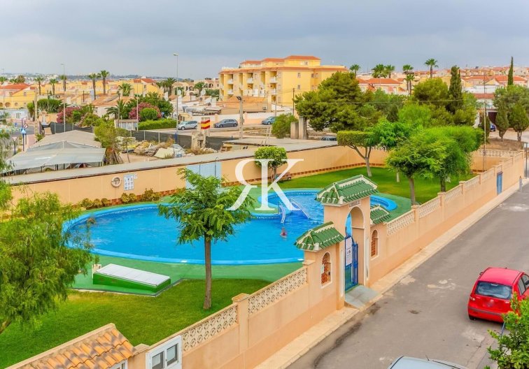 Segunda mano - Villa independiente - Orihuela Costa - La Zenia