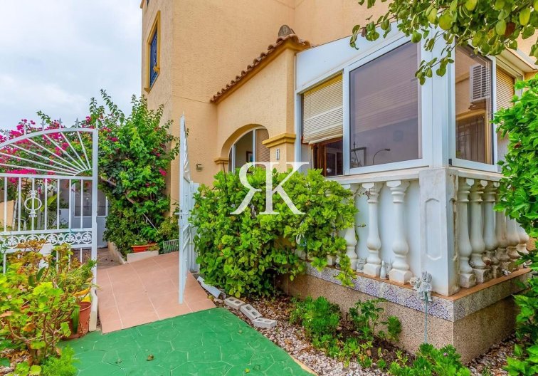 Segunda mano - Villa independiente - Orihuela Costa - La Zenia