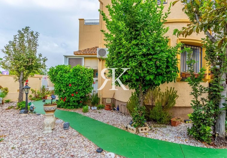 Segunda mano - Villa independiente - Orihuela Costa - La Zenia