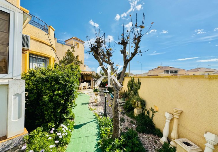 Segunda mano - Villa independiente - Orihuela Costa - La Zenia