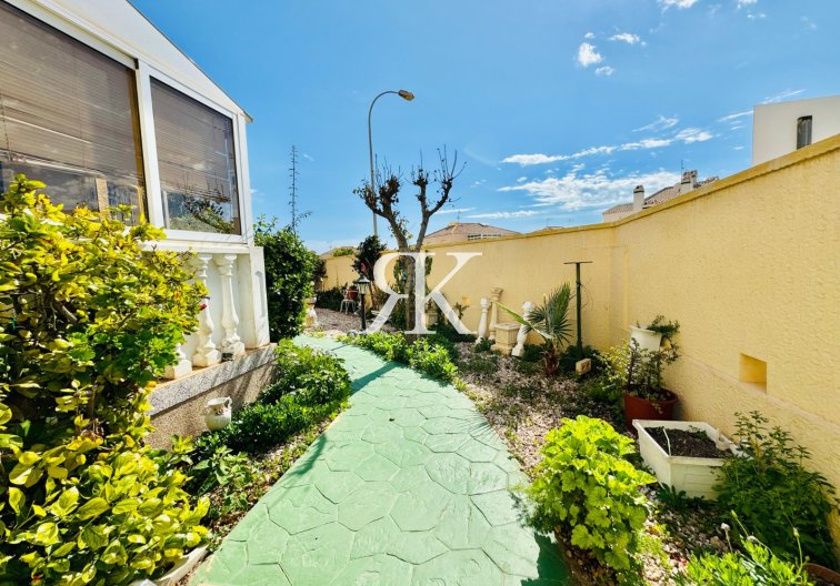 Segunda mano - Villa independiente - Orihuela Costa - La Zenia